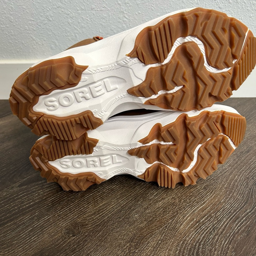 Sorel Kinetic Breakthru Conquest Waterproof in Velvet Tan - Picture 9 of 9